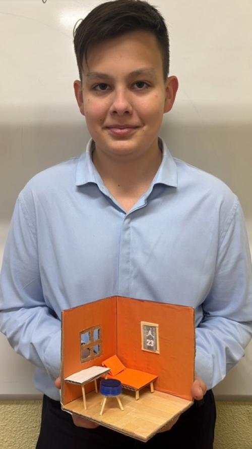 На уроках труда самые актуальные и интересные практические работы, например, румбоксы. 07