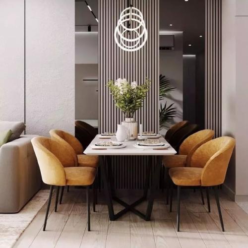 Грамотно созданный баланс между темным и светлым, с вкраплениями ярких акцентов создает неповторимый интерьер кухни - гостиной площадью 18 м. 03