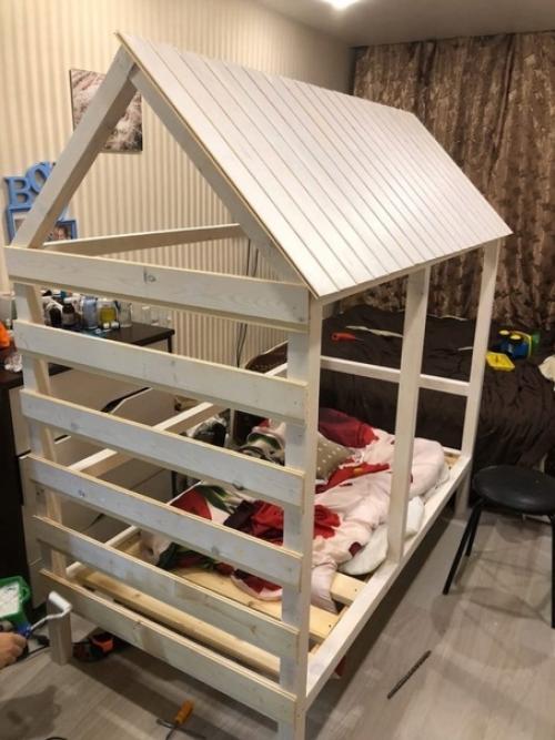 Моя поделка kровaть - домик сыну. 04