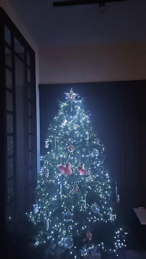 Чем ближе новый год, тем больше внимания уделяется деталям, которые создают ощущение праздника.  