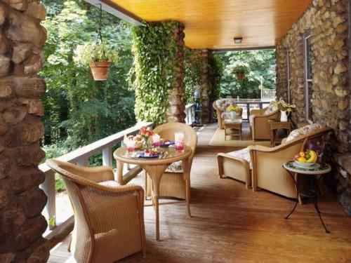 Мы оформляем крыльцо дома своими руками - творческое начало дома. Мы оформляем крыльцо дома своими руками - творческое начало дома.