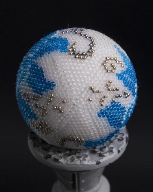 Автор Miraclestudio_Samara шарик - только на ёлку? 07