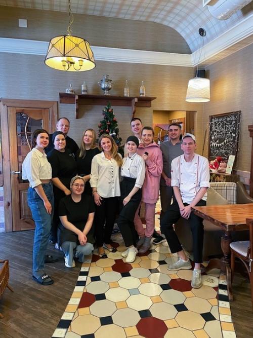 Знаете ли вы, сколько лет работает семейное кафе Кухня? 01 Знаете ли вы, сколько лет работает семейное кафе Кухня? 01