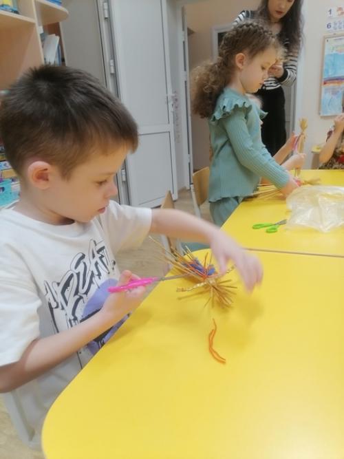 Куколка - Чудесница.  Соломка - это красивый и очень долговечный природный материал. 01