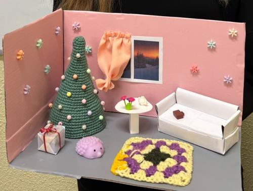 На уроках труда самые актуальные и интересные практические работы, например, румбоксы. 03