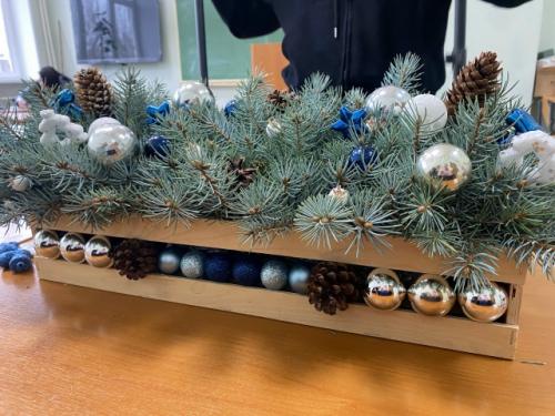 В преддверии нового года наш техникум преобразился, наполнившись праздничной атмосферой. 07