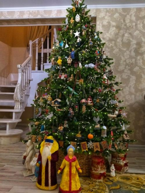 Предновогодний период всегда ассоциируется с тёплым светом, тихими вечерами и подготовкой к чему-то новому.  