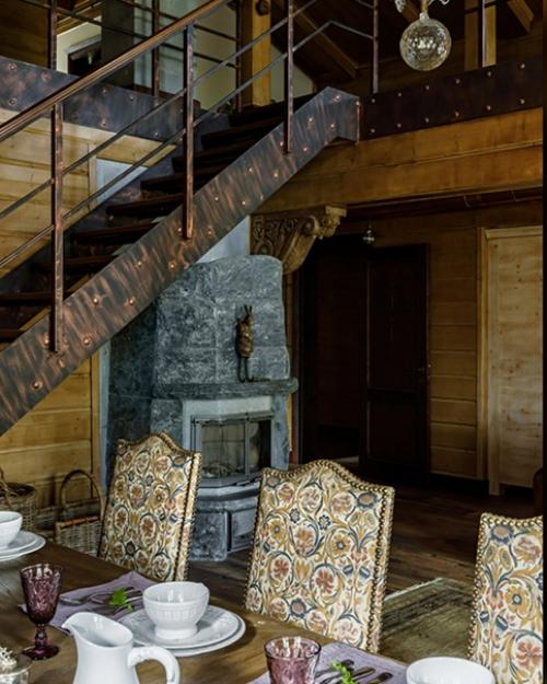 Дом на КЛЯЗЬМЕ. Чтобы создать в этом доме уют, дизайнер Татьяна Ильина боролась за любовь - любовь к французскому антиквариату. 02