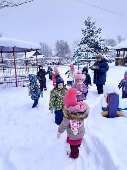 Новый год - чудесный праздник, пронизанный волшебством и ожиданием счастья. 01
