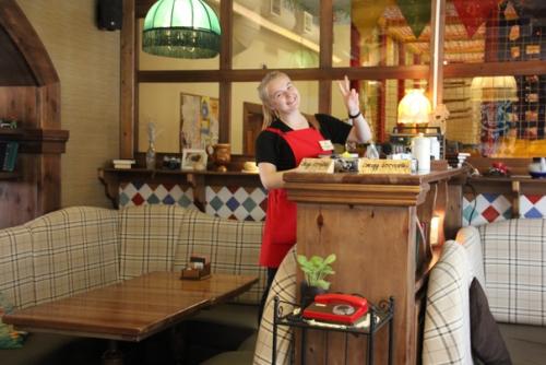 Знаете ли вы, сколько лет работает семейное кафе Кухня? 06 Знаете ли вы, сколько лет работает семейное кафе Кухня? 06