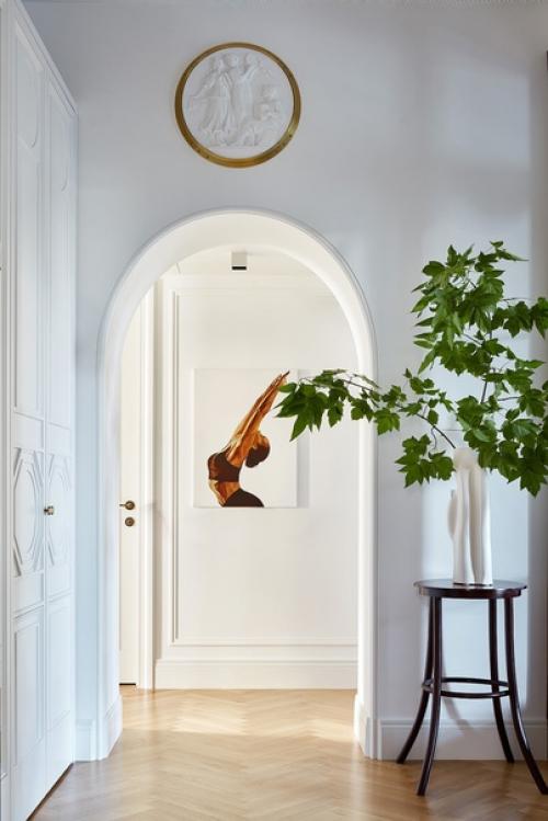 Двери в прошлое: лепнина, каминный портал и портрет Ленина. 02