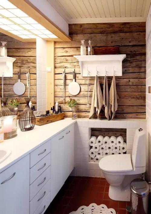 Интерьер с некрашеной деревянной стеной в доме: красота в несовершенстве. 03