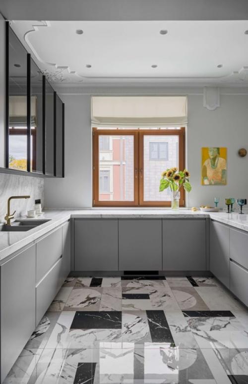 Эффектный микс: как дизайнеры подружили минимализм и классику на 130 м. 01