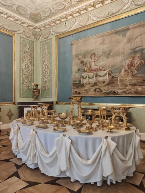 В главном штабе иду к музею гвардии, что на 3 этаже. 03