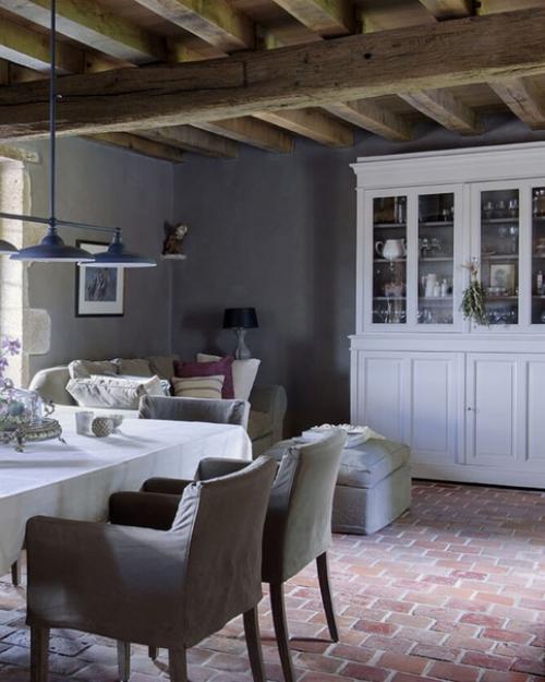 Дом в ОВЕРНИ. В 2004 году Сэнди и ее муж Реджинальд решили перебраться из Нидерландов во Францию. 01