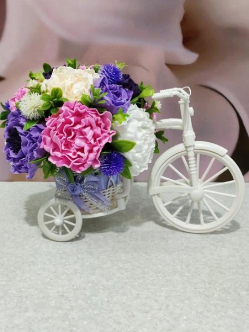 Фиолетовый цвет символизирует вдохновение, мудрость, власть, благородство. 03