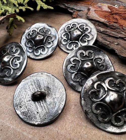 Изысканный шарм в деталях: роскошные винтажные металлические пуговицы. 03