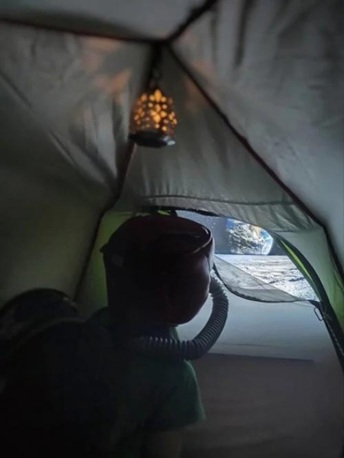 Певица Максим потихоньку оправилась после аварии, сейчас её уже лучше. 03