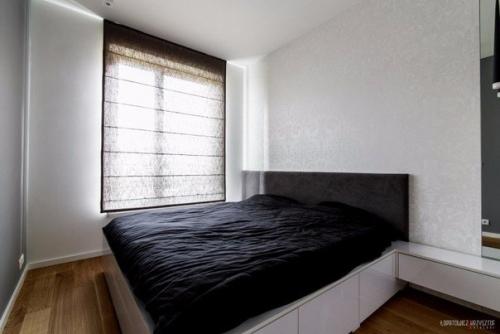 Интерьер современной квартиры, вдохновленный черно-белым кинематографом. 07