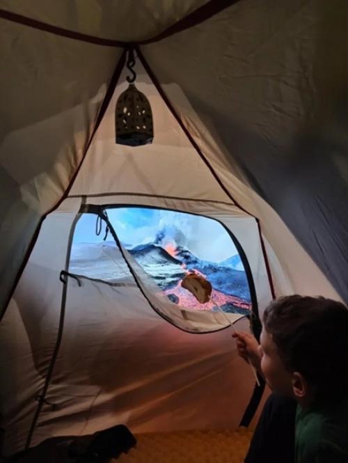 Певица Максим потихоньку оправилась после аварии, сейчас её уже лучше. 02