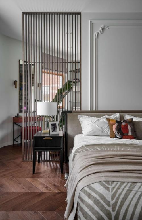 Эффектный микс: как дизайнеры подружили минимализм и классику на 130 м. 02