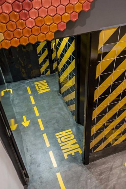 Ветчина на колёсах - немного юмора в дизайне ресторана от External Reference Architects. 03