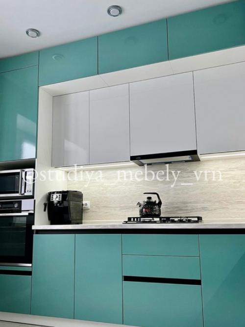 Восхитительная глянцевая кухня в бирюзовом цвете! 01