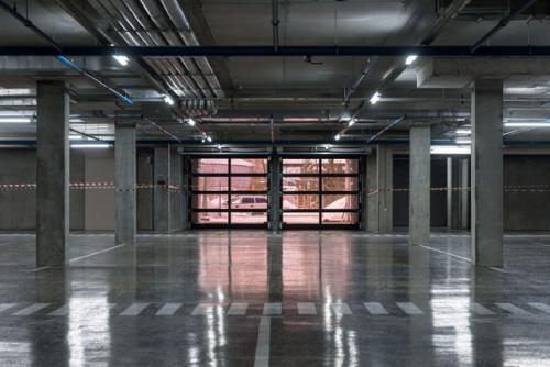 В микрорайоне Европейский Берег в Новосибирске завершилось строительство дома с мостами. 06