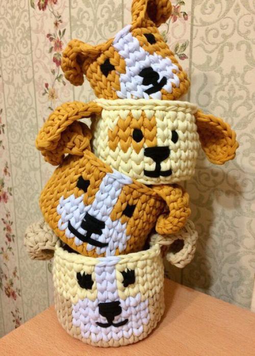 Корзинки из трикотажной пряжи сами по себе - стильный и в то же время уютный подарок ручной работы. 04