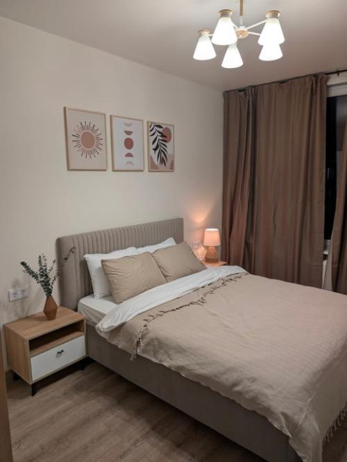 Мы показываем интерьер однокомнатной квартиры, которая оформлена с использованием мебели, декора и даже техники из Hoff. 03