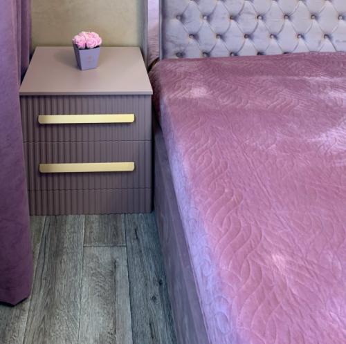 Розовый цвет подходит не только для детских: vk. 06