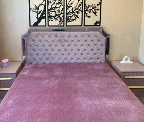 Розовый цвет подходит не только для детских: vk. 05