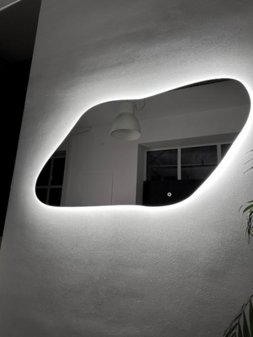 Зеркало мембрана с подсветкой - это интересное и стильное решение для интерьера. 01