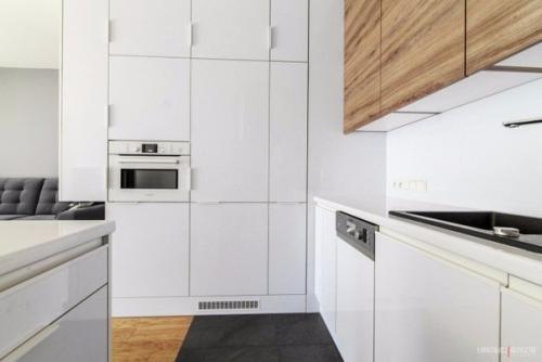 Интерьер современной квартиры, вдохновленный черно-белым кинематографом. 04