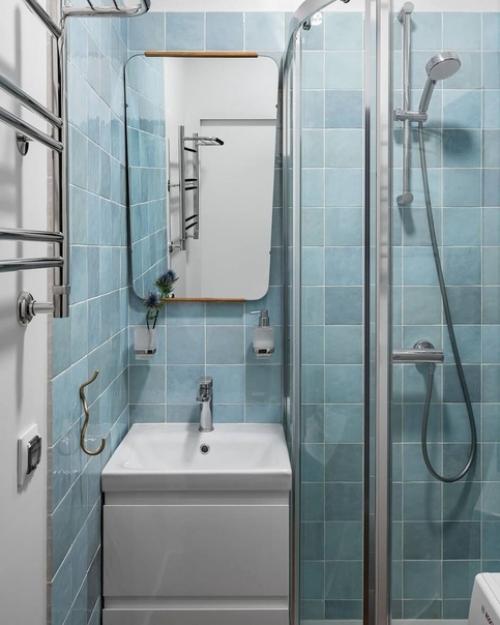 Квартира дизайнера евгении рахвальской с маленькой кухней и цветными потолками. 01