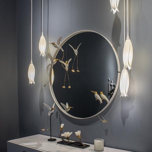 Зеркала в интерьере - это не только удобный функциональный элемент, но и изящный предмет декора. 01