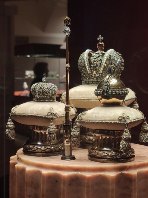 В главном штабе иду к музею гвардии, что на 3 этаже. 01