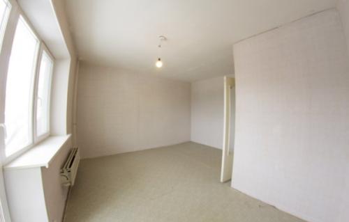 Продается 1-комнатная квартира площадью 36 м. на 4 этаже 9-этажного панельного дома в мкр. 01