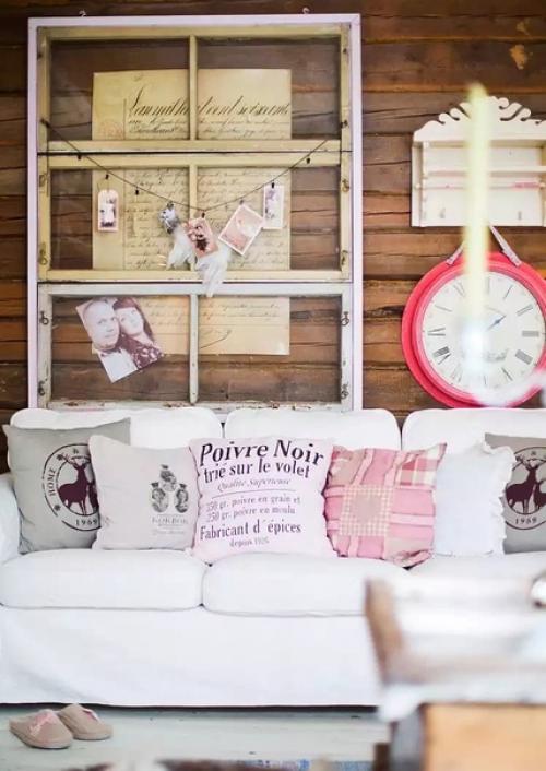 Интерьер с некрашеной деревянной стеной в доме: красота в несовершенстве. 04