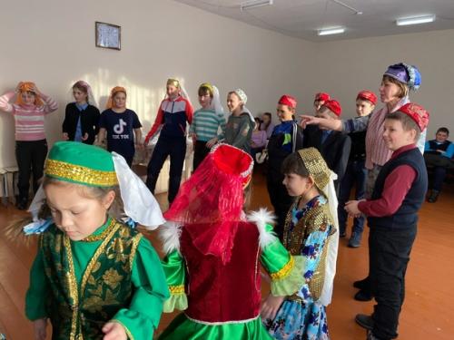 Гости редутово - школьники поселка новоукраинский. 02