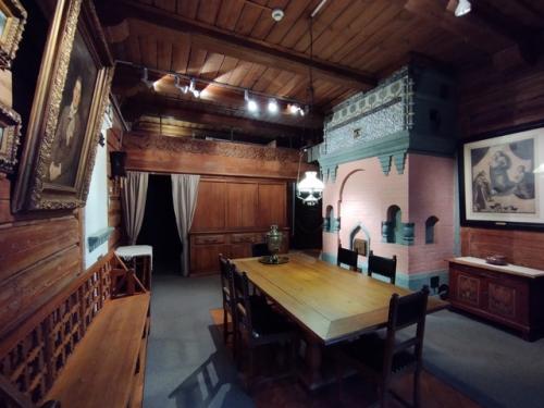 Очарована музеем в. М. Васнецова, который находится в самостоятельно спроектированном художником деревянном особняке в неорусском стиле. 01