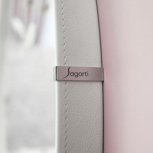 Зеркала в интерьере - это не только удобный функциональный элемент, но и изящный предмет декора. 02