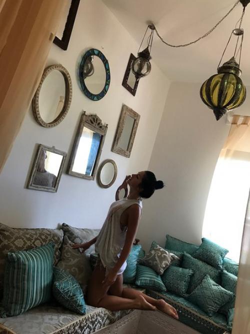 Шикарный дом, фрукты и светлые простыни: эксклюзивные фото из путешествия Нюши с женихом в Кению! 06