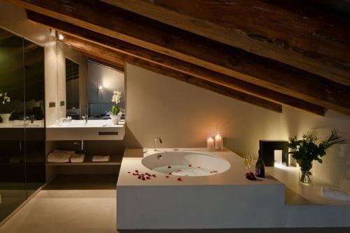 Caro Hotel, современный отель которому 2000 лет, Валенсия (Испания. 06