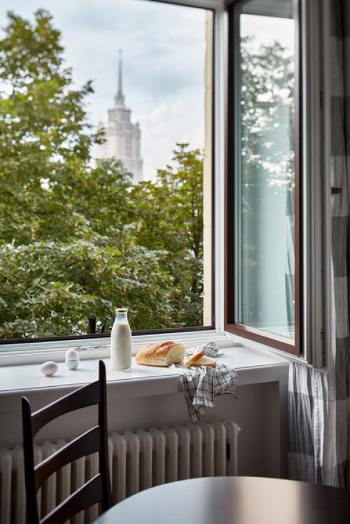 Двери в прошлое: лепнина, каминный портал и портрет Ленина. 09