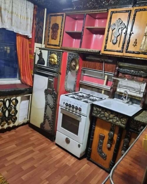 Немного эксклюзивчика.  Сложно описать словами интерьер этой квартиры. 01