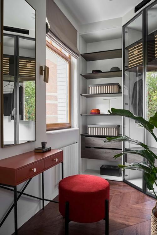 Эффектный микс: как дизайнеры подружили минимализм и классику на 130 м. 03