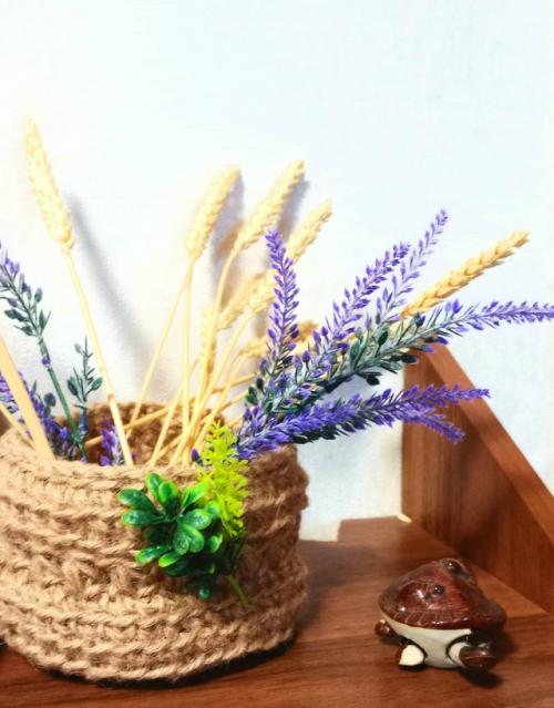 Изделия из джута получаются очень красивыми, необычными и удачно вписываются в интерьеры в различных стилях: сканди, эко, Рустик, модерн. 03