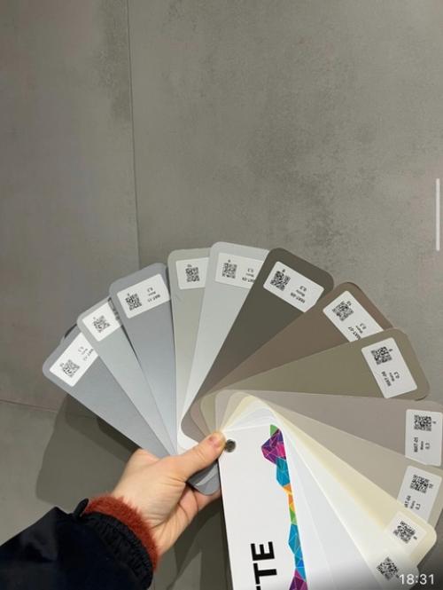 В современном интерьере серый цвет синонимом универсальности стал. 03