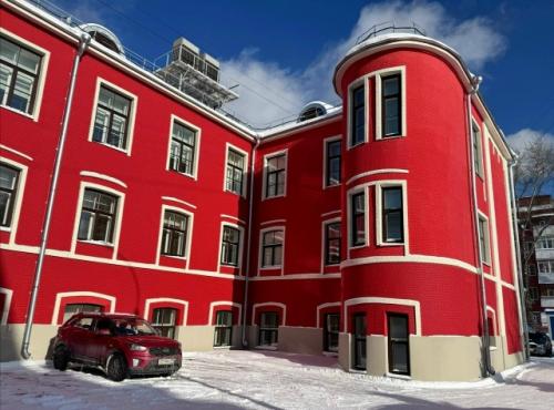 В 1927 году на восточной рабочей окраине Москвы открылась поликлиника - амбулатория 10-летия октября. 05